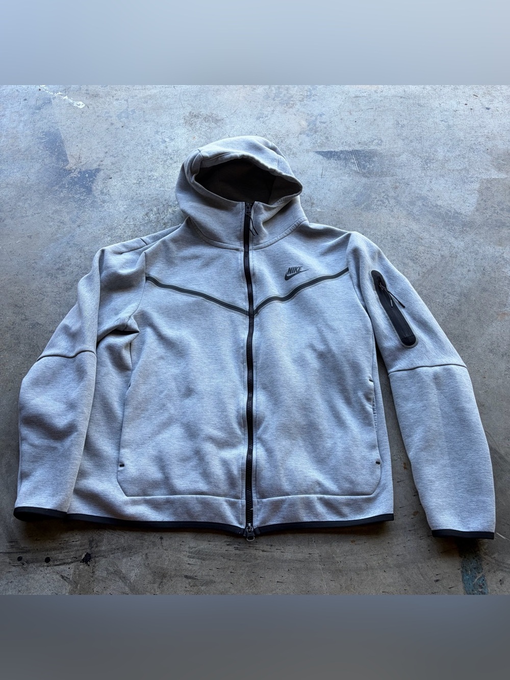 Nike Women's Tech Fleece Full-Zip Cape Hoodie Gray